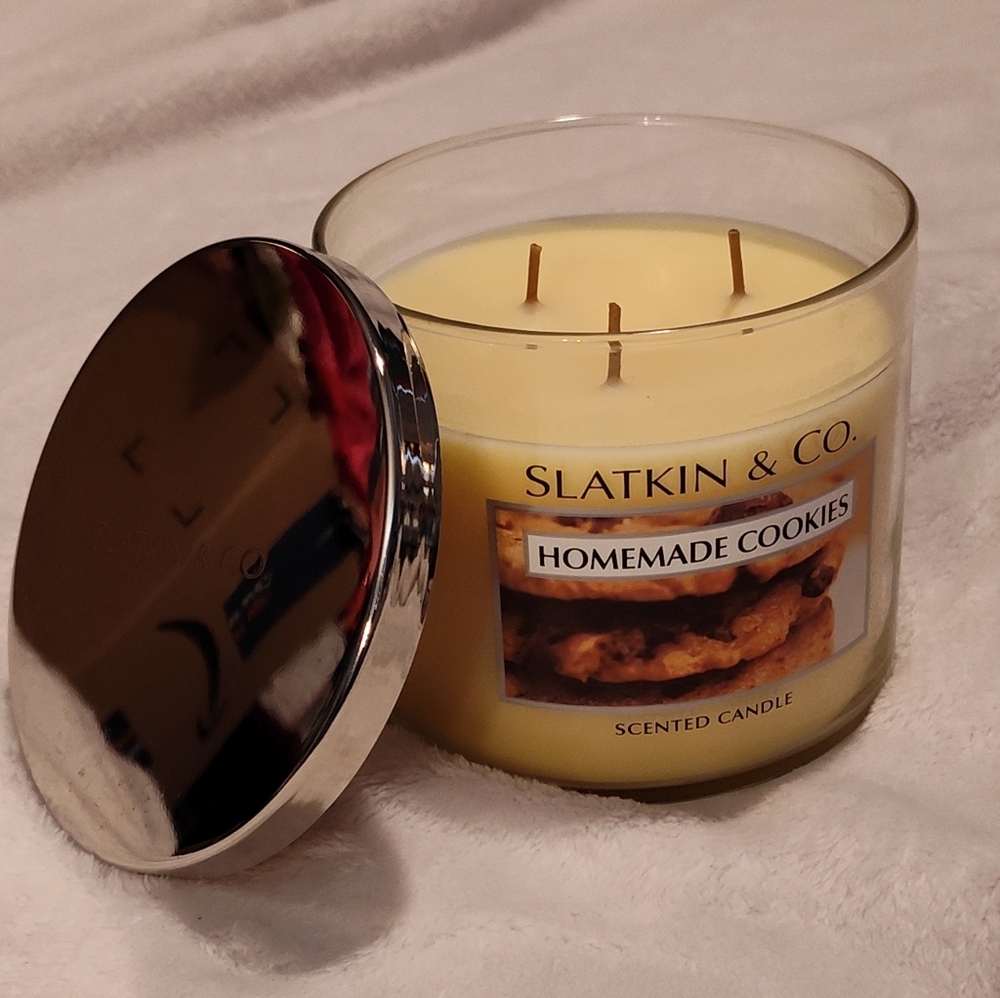 NEW! Slatkin & Co 3 Wick Candle (Homemade Cookies)